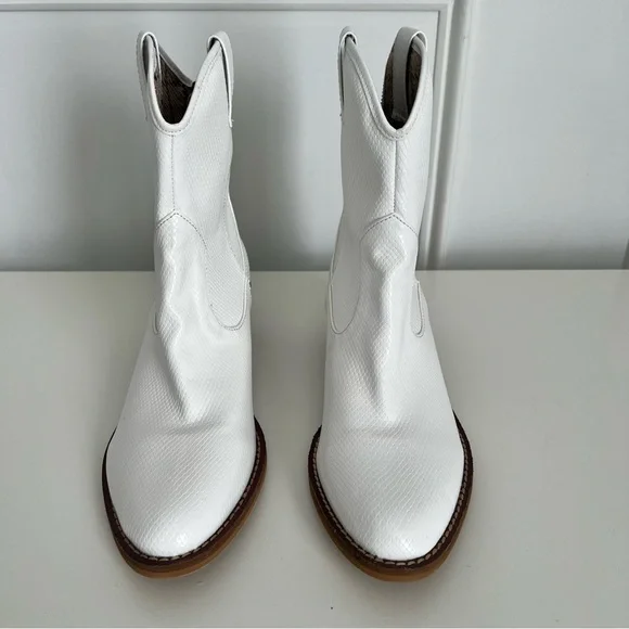 ARider Girl White Western Booties Size 10 Snakeskin Textured Cowboy Ankle Boots - Picture 6 of 10